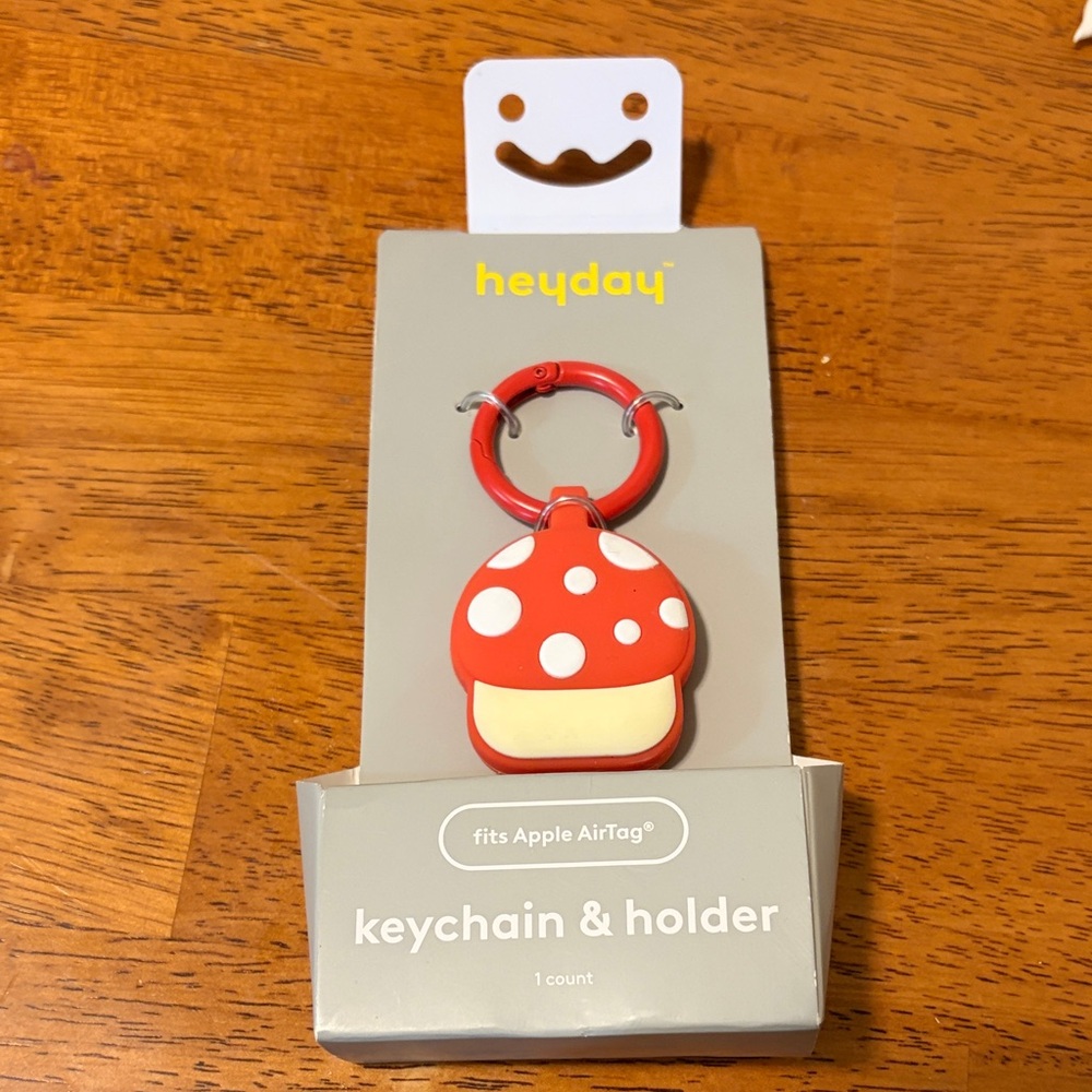 Heyday Red and White Mushroom Keychain Air Tag Holder